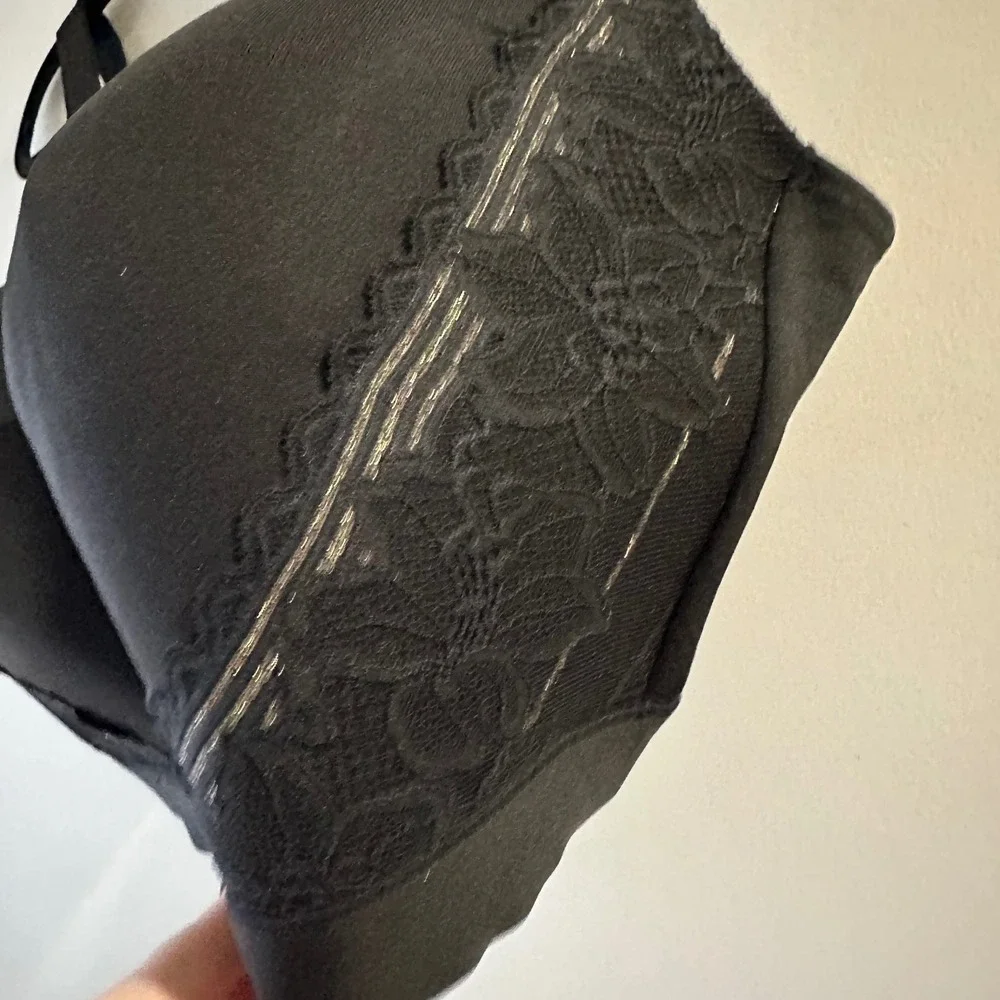 Cacique Black‎ Lightly Lined No Wire Bra Full Coverage Lace Trim 44G